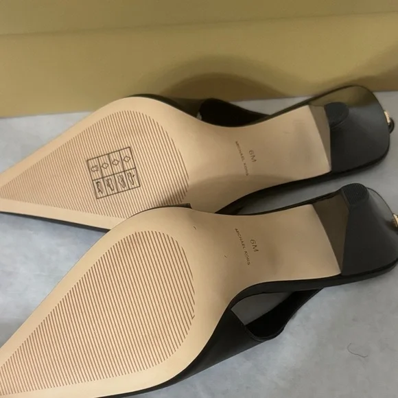 MICHAEL MICHAEL KORS
Electra Leather Slingback Pump Size 6 NEW - Picture 4 of 6